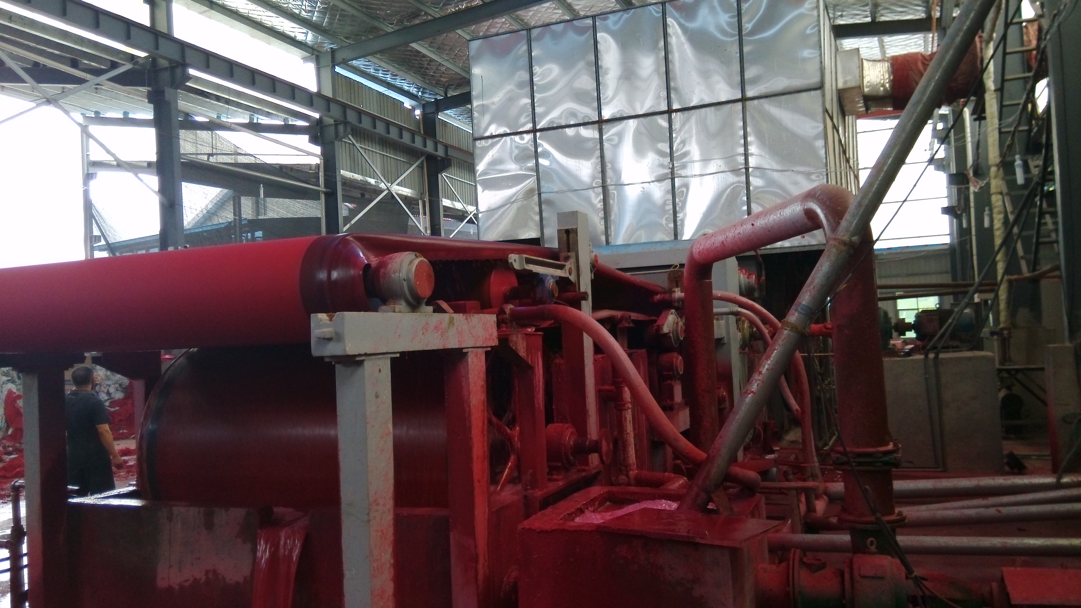 2011年7月，株洲潼塘永盛紙業(yè)1760紅炮紙機(jī)順利出紙