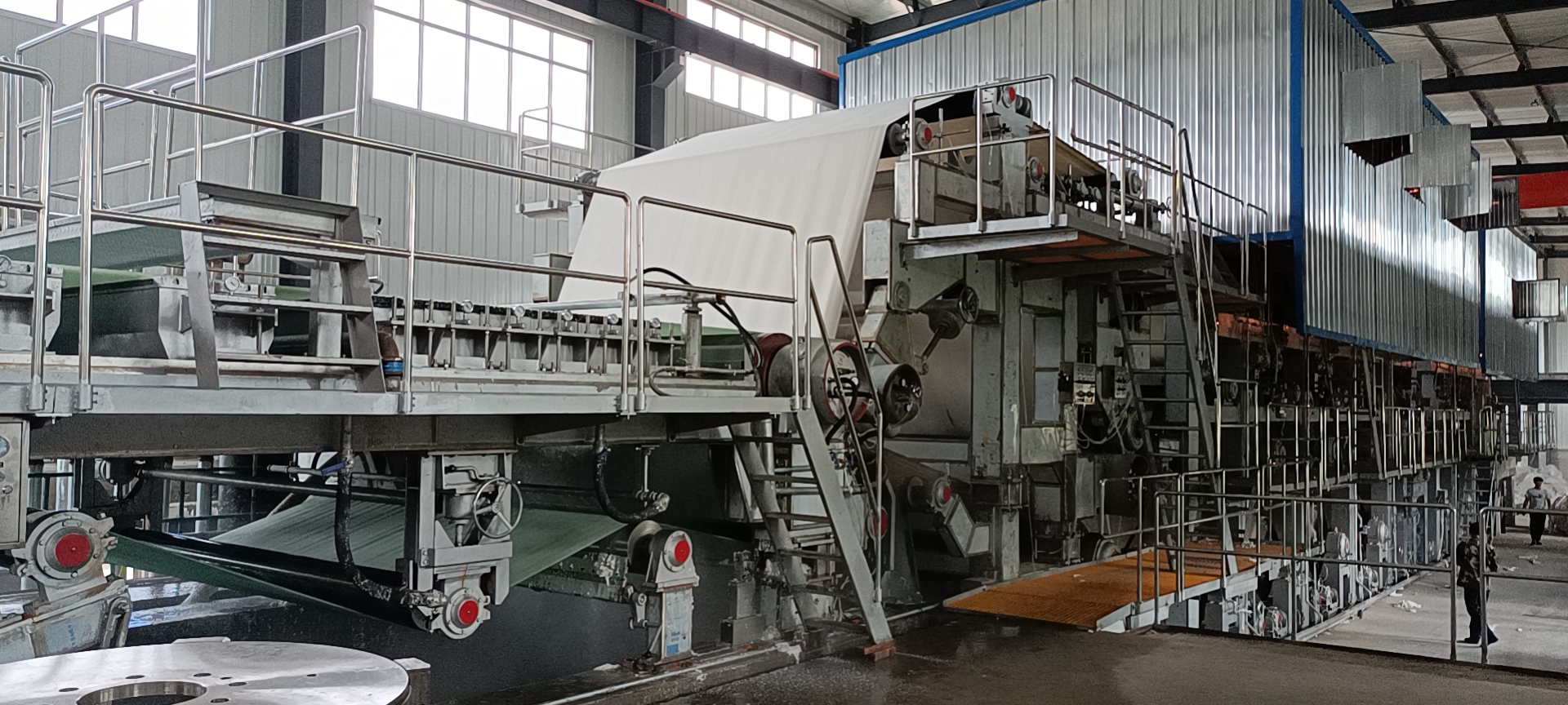 2021年5月，河北金石2640/350拷貝紙機(jī)順利出紙